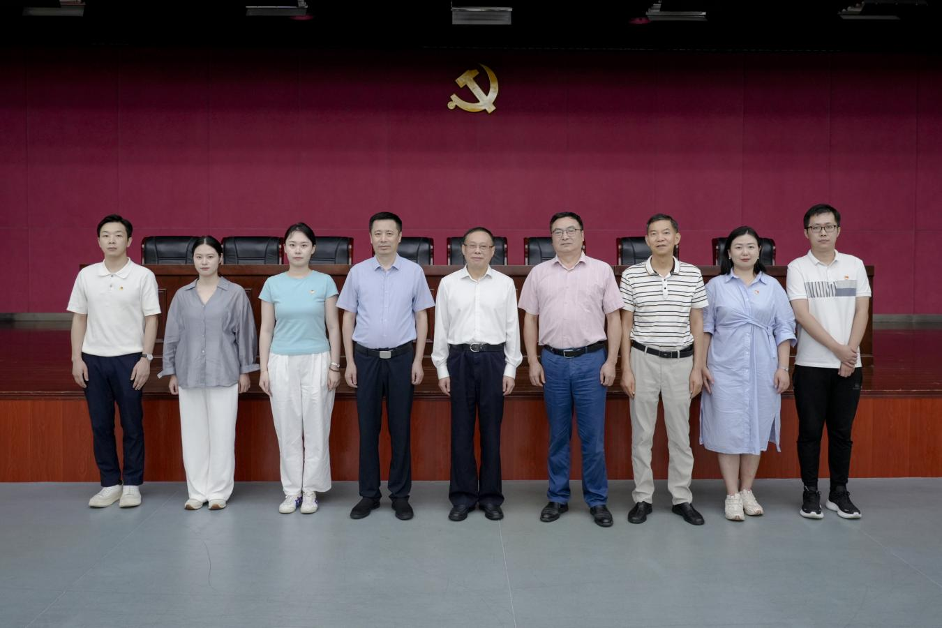 集團召開共青團員大會選舉產生新一屆團委 章理中到會祝賀并講話